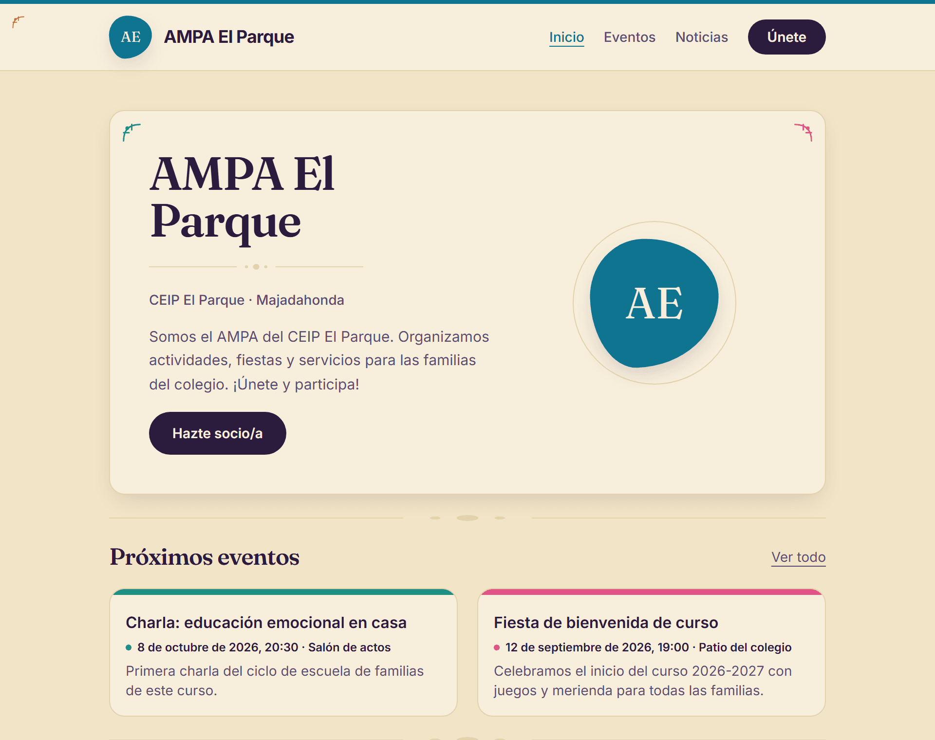 Página pública de una asociación de ejemplo: su emblema con su color propio, el nombre del colegio, un botón para hacerse socio y las tarjetas de los próximos eventos.